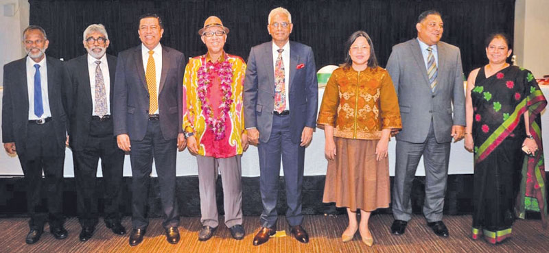 ඩොලර් උපයන ඔයිල් පාම් වගාවේ තහනම දැන්වත් ඉවත් කරන්න